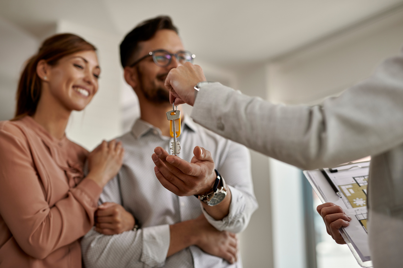 Read more about the article Why Kitchener Homebuyers Trust Local Mortgage Brokers & How to Secure the Best Rates?